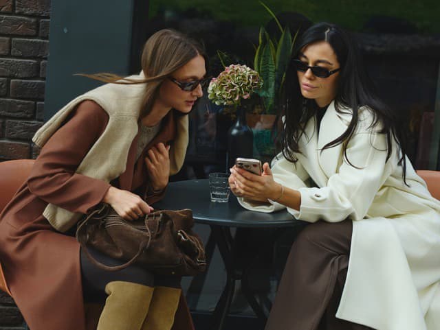Two stylish young women